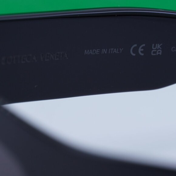 Bottega Veneta BV1357S 001 Square Sunglasses - Black/Grey - Picture 6 of 7